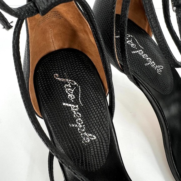 FREE PEOPLE Shoes Womens 39 Black Disco Fever Strappy Heeled Sandal Lizard Print - Picture 6 of 11